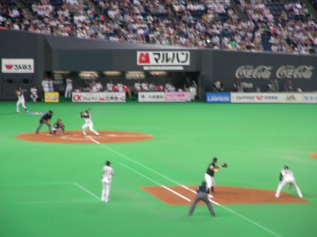 打席に立つ中田翔